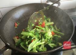红椒清炒西兰花的做法图解6