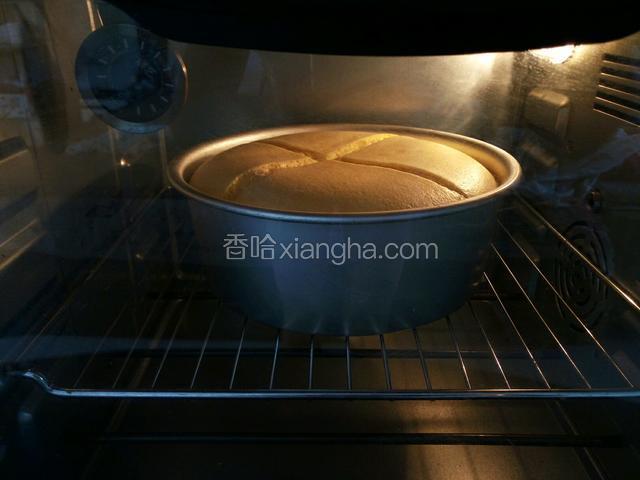 送回烤箱转160度继续烤40分钟即可。
