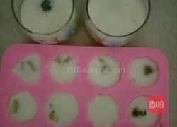 葡萄牛奶布丁的做法图解2