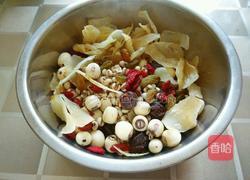 薏米桂圆莲子汤的做法图解1