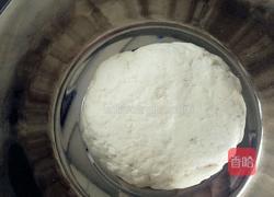 茴香馅蝴蝶花式蒸饺的做法图解3