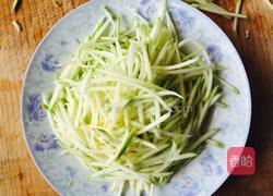凉拌西葫芦的做法图解2