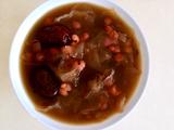 银耳红枣红豆糖水