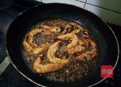 油爆大虾的做法图解5