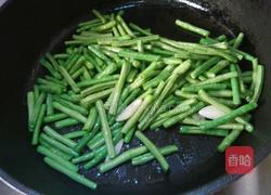 豇豆炒里脊的做法图解5