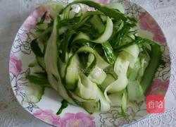 黄瓜拌凉皮的做法图解2