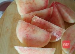 蜂蜜蜜浸水果桃的做法图解2