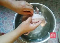 Illustration of how to make Zhanjiang white-cut duck 7