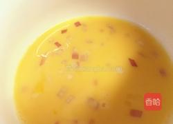 番茄火腿奶酪蛋卷的做法图解3