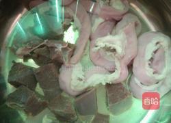 猪杂河粉的做法图解1