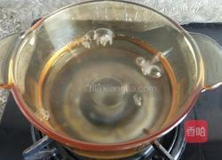 西瓜糖水鸡头米的做法图解1