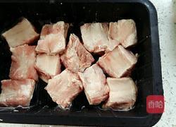 三鲜排骨汤的做法图解1