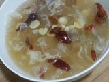 银耳莲子红枣 汤的做法[图]