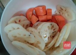 莲藕玉米骨头汤的做法图解2