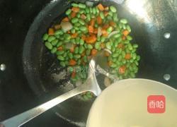 火腿炒毛豆的做法图解5