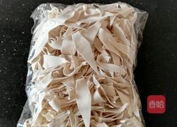 洋葱炒面的做法图解1