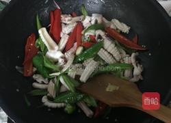双椒炒鱿鱼的做法图解6
