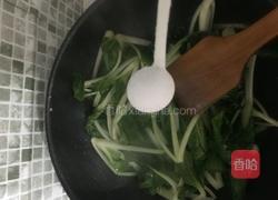 炒小白菜的做法图解4