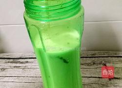 蜂蜜牛油果奶昔的做法图解6
