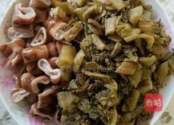 酸菜双椒炒猪大肠的做法图解3