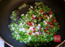 酸菜双椒炒猪大肠的做法图解6