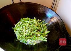 双椒炒红薯杆子的做法图解8