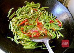 双椒炒红薯杆子的做法图解11