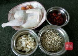 薏米红枣母鸡汤的做法图解1