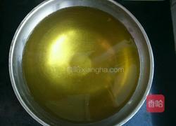 牛奶菊花龟苓膏的做法图解2