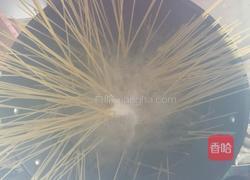 黑椒牛柳炒意面的做法图解4