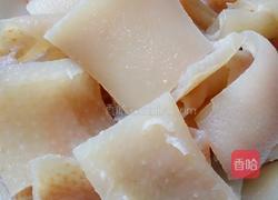 红烧猪皮洋槐花的做法图解2