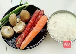 香菇腊肠焖饭的做法图解1