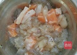 肉松海鲜滑鸡披萨的做法图解2