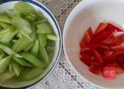 西芹白果炒虾仁的做法图解3