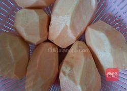 椰香红薯饼的做法图解1
