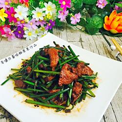 香爆韭薹猪肉的做法[图]