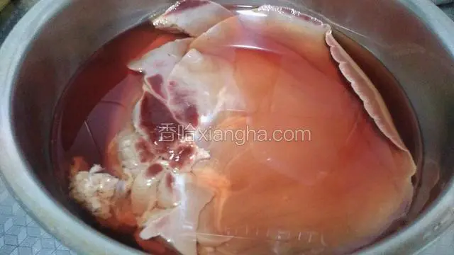 猪肝凉水浸泡