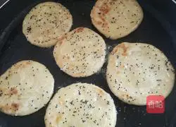 Illustration of how to make black sesame shortbread 12