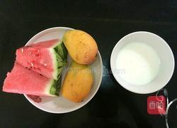 芒果西瓜汁的做法图解1