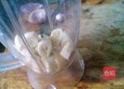 香蕉奶昔的做法图解2