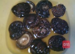 胡萝卜香菇焖鸡腿的做法图解3