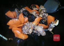 胡萝卜香菇焖鸡腿的做法图解9