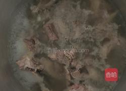 伞骨胡萝卜玉米汤(沙煲法)的做法图解3