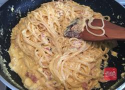 奶油蛋黄培根意大利面的做法图解8