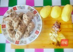 猪脊骨炖土豆的做法图解2