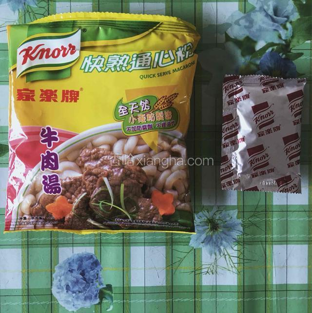 家樂牌牛肉味通心粉內附牛肉味調料包