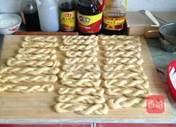 奶香麻花的做法图解2