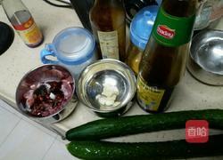 瘦肉炒青瓜的做法图解1