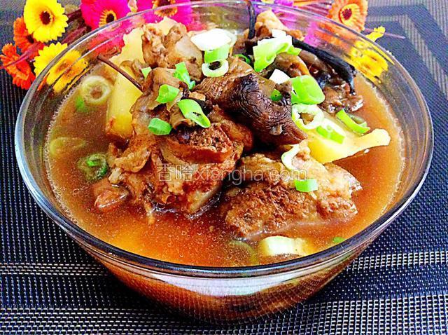 排骨炖蘑菇土豆