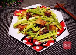 腊肉炒蒜薹的做法图解10